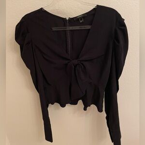 Women long sleeve Black Top with front knot, Size: Medium 🖤